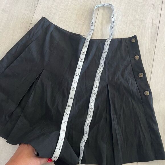 Vince Pleat Front Shorts In Black Linen Blend Size 8 Side Button - Picture 4 of 8